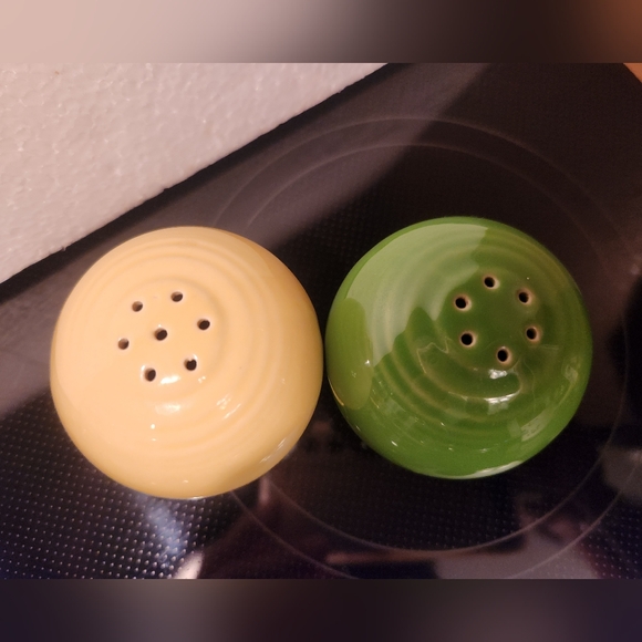 FIESTA Green and Yellow Ceramic Salt and Pepper Shakers - Picture 4 of 4